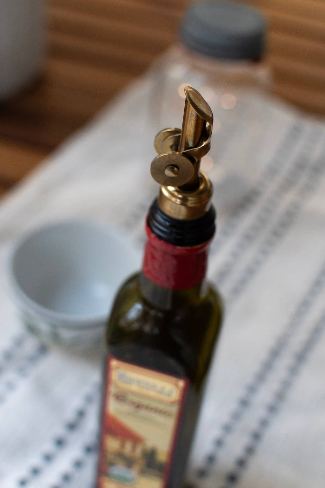Self Closing Pour Spout - Gold